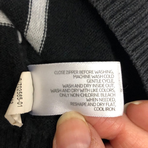 Men’s Old Navy 1/4 Zip Striped Sweater - Picture 6 of 7